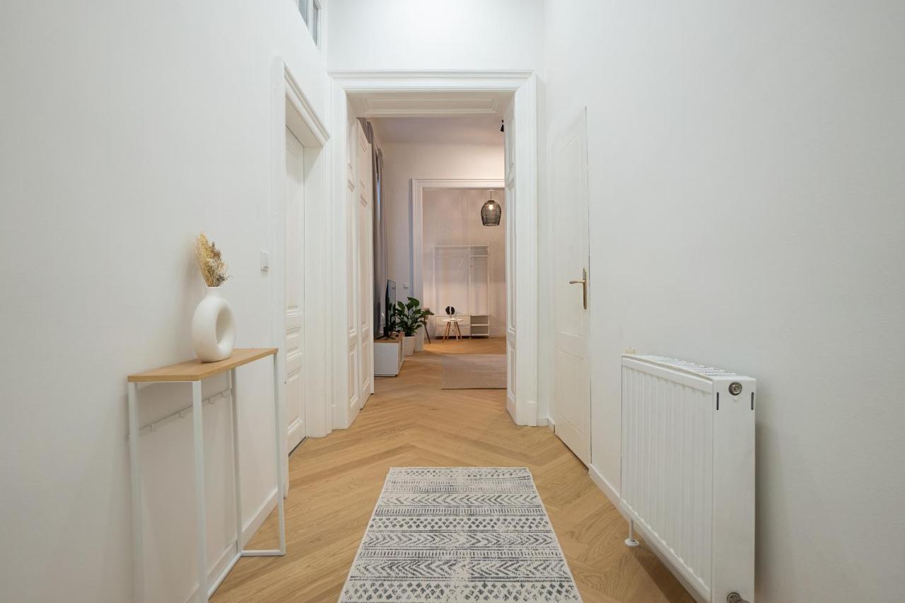 Spacious 110М2 Flat In The City Center Viena Exterior foto