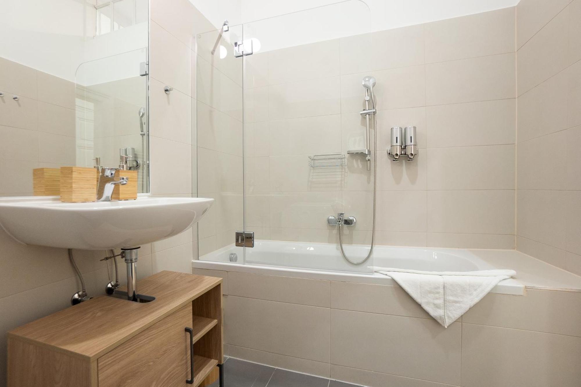 Spacious 110М2 Flat In The City Center Viena Exterior foto